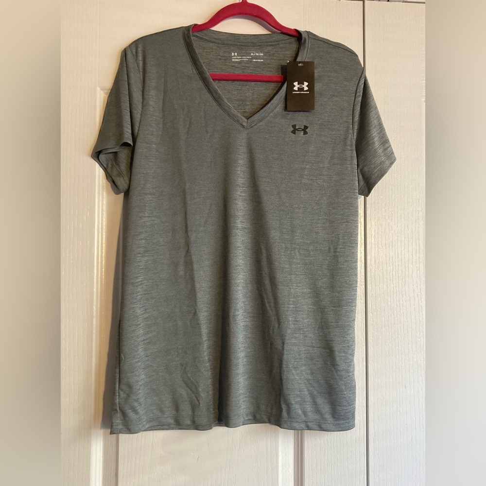 Women’s Under Armor Short Sleeve (reasonable offers are welcomed!)